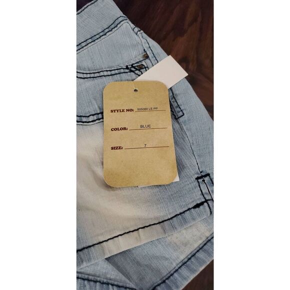 NEW WITH TAGS VINTAGE ANGELS SO SWEET FADED DENIM SHORTS - Picture 4 of 7